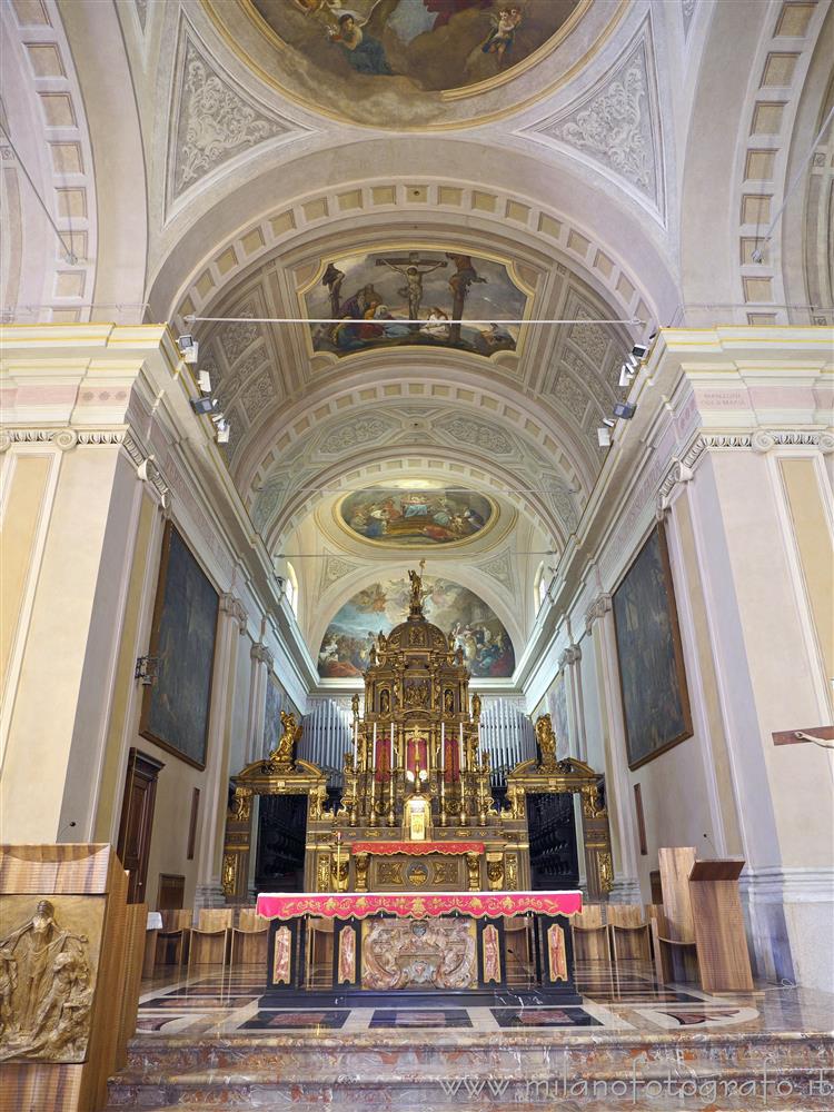 Milan (Italy) - Presbytery and choir of the Church of Santa Maria at the Fountain